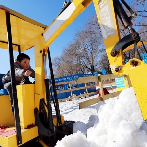 雪地挖掘機